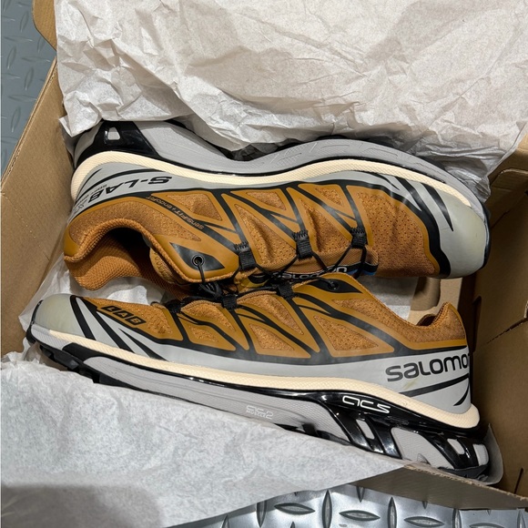 Salomon Men's Athletic Trail Shoes in Tan and Cream